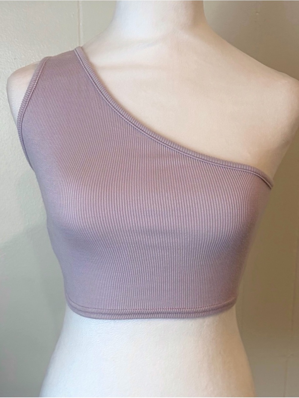 NWT, PrettyLittleThing Purple /Lilac One-Shoulder Ribbed Crop Top, Size US 6